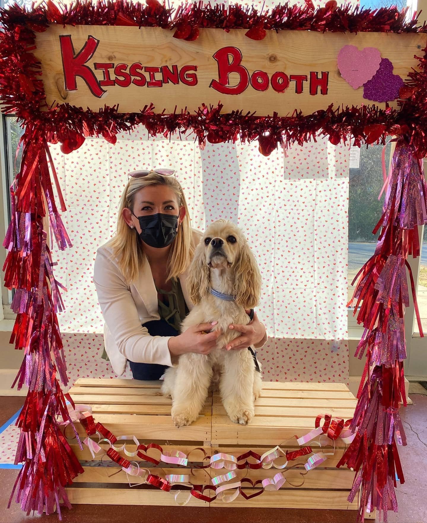 kissing booth for dogs